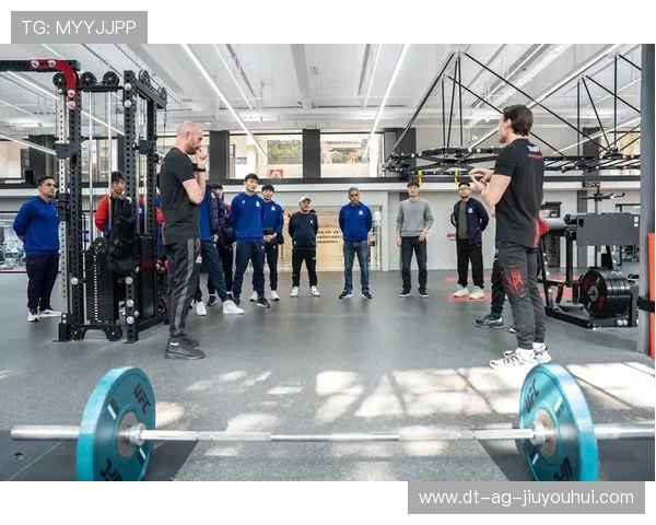 冬季狗头足球训练服保暖升级全方位提升运动表现体验舒适度显著增